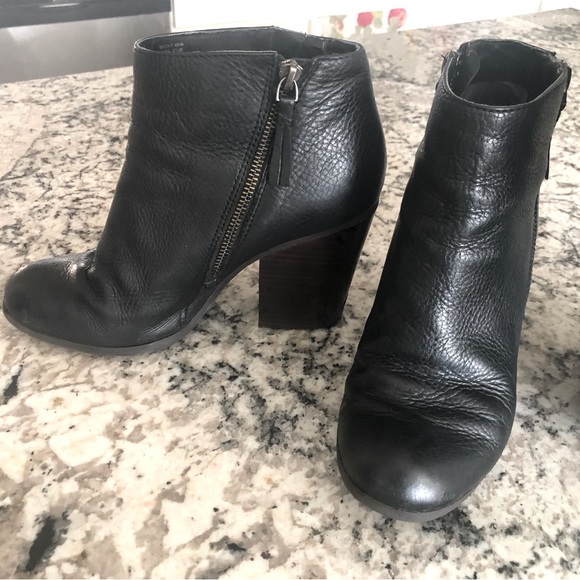 Reaction Kenneth Cole Black Leather Ankle Boots Women’s Size 8.5M - Picture 11 of 11